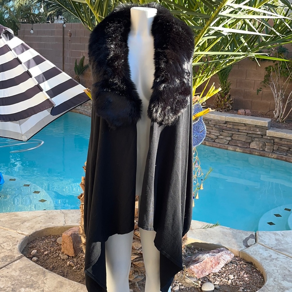 NWT Black Wrap w/ Faux Fur Collar